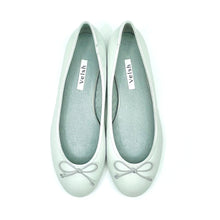 画像をギャラリービューアに読み込む, Ballet.1 (浅め) -Gray-