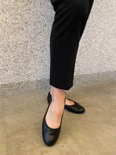 画像をギャラリービューアに読み込む, Ballet.2 (深め) -Black-