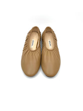 画像をギャラリービューアに読み込む, Drape Round Toe leather shoes -Camel-