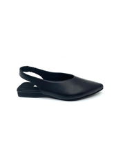 Load image into Gallery viewer, Back Strap Leather Pumps　-Black-
